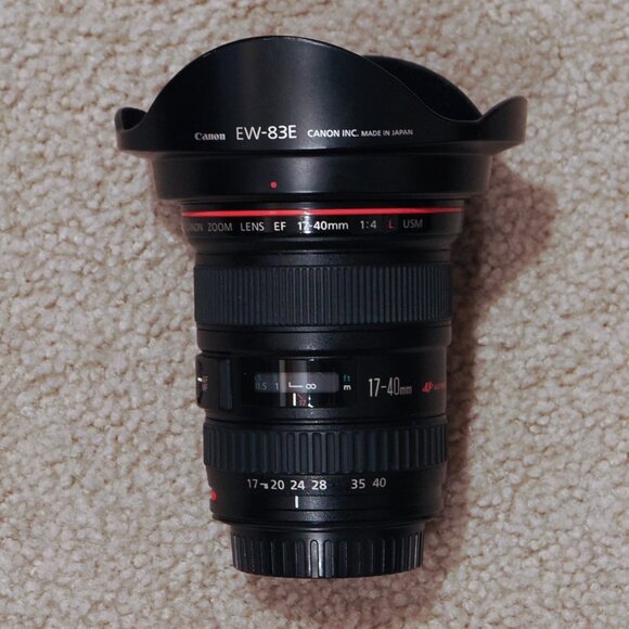 Canon EF 17-40mm F/4L USM - Picture 2 of 4